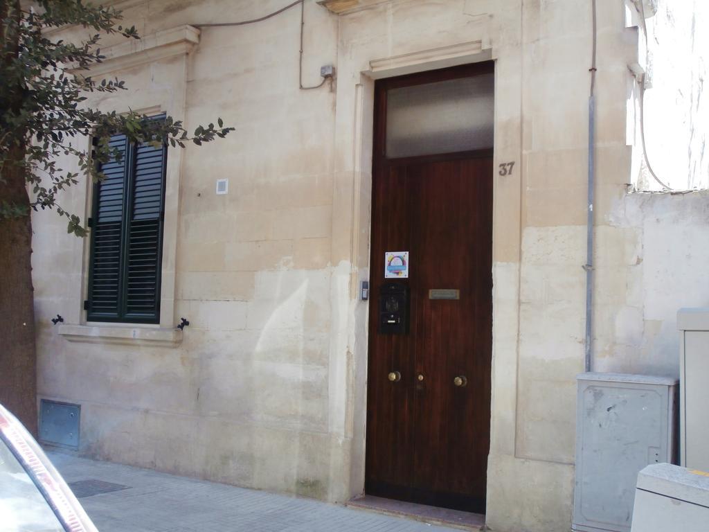 B&B Lecce Holidays ภายนอก รูปภาพ