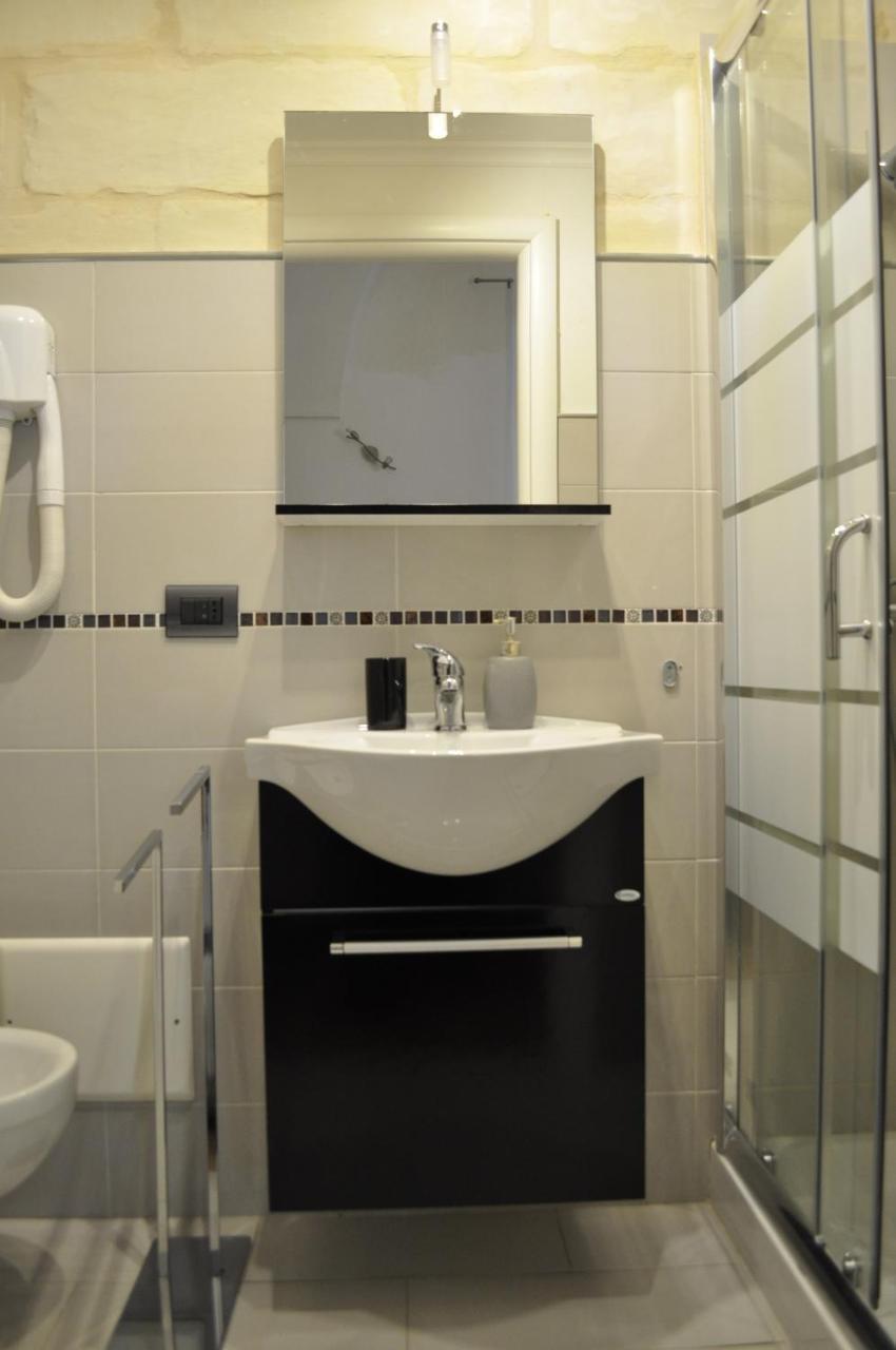 B&B Lecce Holidays ภายนอก รูปภาพ